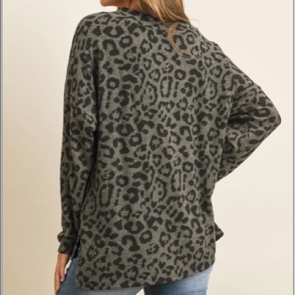 Long Sleeve Animal Print Tunic Top - Picture 9 of 10